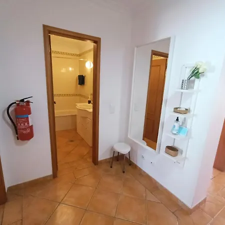 Beauty By The Sea Daire